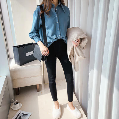 2019 COCKCON fashion womens temperament solid color loose lapel shirt retro long-sleeved casual wild top
2019 COCKCON fashion womens temperament solid color loose lapel shirt retro long-sleeved casual wild top