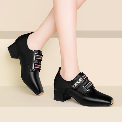 Gucci Tianlun GUCIHEAVEN trend wild metal buckle thick high heel British wind ladies professional single shoes 9236 black 36
Gucci Tianlun GUCIHEAVEN trend wild metal buckle thick high heel British wind ladies professional single shoes 9236 black 36