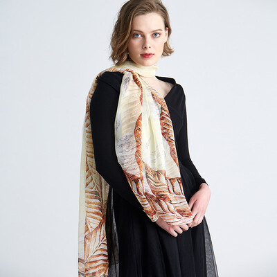 Hengyuan Xiang silk silk scarf ladies spring&autumn winter printing simple silk scarf summer sunscreen scarf long thin section wild Korean version of the shawl dual-use 50M18723 beige
Hengyuan Xiang silk silk scarf ladies spring&autumn winter printing simple silk scarf summer sunscreen scarf long thin section wild Korean version of the shawl dual-use 50M18723 beige