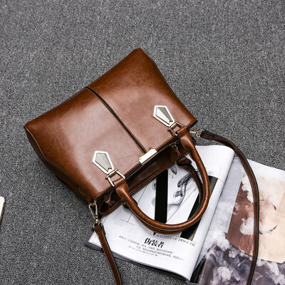 LKX Famous Luxury Brand GG Genuine Leather Handbags Satchel Women Crossbody Bags For Designer Feminina Pochette Messenger Bag
LKX Famous Luxury Brand GG Genuine Leather Handbags Satchel Women Crossbody Bags For Designer Feminina Pochette Messenger Bag