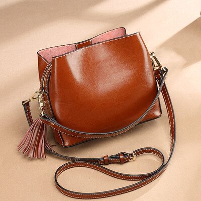 Nalandu Nalandu handbags shoulder bag womens leather bag fashion tassel ladies bag Korean version DB91730-B brown trumpet
Nalandu Nalandu handbags shoulder bag womens leather bag fashion tassel ladies bag Korean version DB91730-B brown trumpet