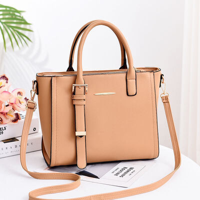 Womens bag 2019 new European&American fashion trend big bag PU leather Messenger bag shoulder bag handbag
Womens bag 2019 new European&American fashion trend big bag PU leather Messenger bag shoulder bag handbag