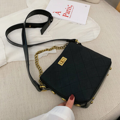 Small bag women 2019 autumn new Korean Lingge chain bucket bag fashion Joker shoulder Messenger bag
Small bag women 2019 autumn new Korean Lingge chain bucket bag fashion Joker shoulder Messenger bag