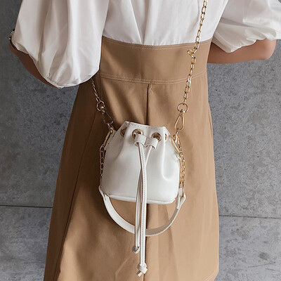 Joker ins net red packet texture mini bucket bag female 2019 new summer small fresh fashion Messenger bag
Joker ins net red packet texture mini bucket bag female 2019 new summer small fresh fashion Messenger bag