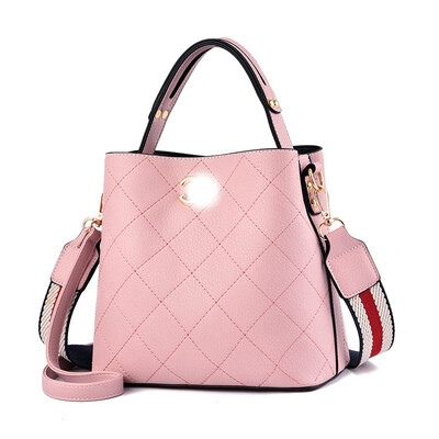Female bag 2019 summer new Korean version of the PU leather fashion handbag shoulder Messenger bag
Female bag 2019 summer new Korean version of the PU leather fashion handbag shoulder Messenger bag
