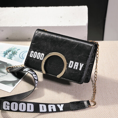 The Korean version of New Fairy Trend in Summer Simple Baitao ins Super-Fire Chain Slant Bag
The Korean version of New Fairy Trend in Summer Simple Baitao ins Super-Fire Chain Slant Bag