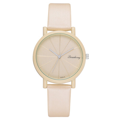 Wish hot Korean version of the small fresh ladies belt watch fashion trend printing popular quartz watch
Wish hot Korean version of the small fresh ladies belt watch fashion trend printing popular quartz watch