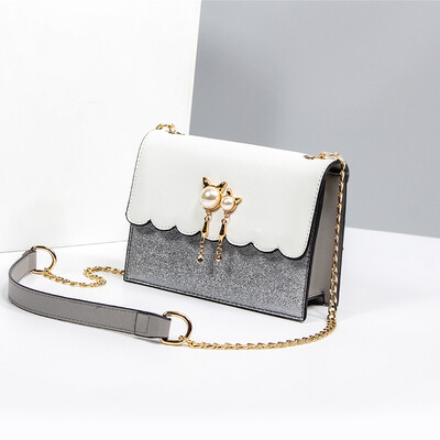 Summer ins super-hot one-shoulder girl chains fashion Korean version of oblique bags with all kinds of student chains
Summer ins super-hot one-shoulder girl chains fashion Korean version of oblique bags with all kinds of student chains