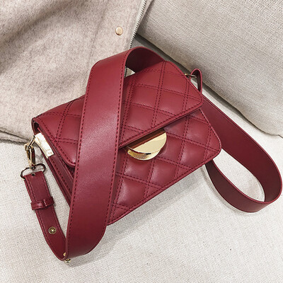 Small fragrance bag female 2019 new Korean fashion Lingge casual wild wide shoulder strap shoulder slung small square bag
Small fragrance bag female 2019 new Korean fashion Lingge casual wild wide shoulder strap shoulder slung small square bag