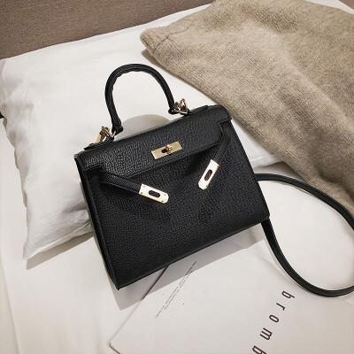 Spring new small bag female 2019 new wave Korean version of the wild slung shoulder shoulder portable fashion texture Kelly bag
Spring new small bag female 2019 new wave Korean version of the wild slung shoulder shoulder portable fashion texture Kelly bag