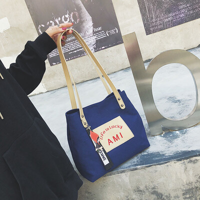 Ins Super Fire canvas bag women 2019 new wave autumn Korean fashion Joker shoulder Messenger bag tote bag
Ins Super Fire canvas bag women 2019 new wave autumn Korean fashion Joker shoulder Messenger bag tote bag