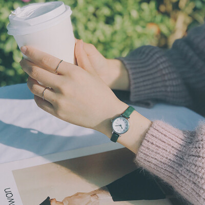 French Minority Watches Small dial Female Korean Edition Simple Student Retro Small Lady Fine Leather Belt Forest Department Small
French Minority Watches Small dial Female Korean Edition Simple Student Retro Small Lady Fine Leather Belt Forest Department Small