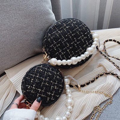 Korean version of the small bag 2019 new fashion pearl hand bag small round bag one shoulder bag
Korean version of the small bag 2019 new fashion pearl hand bag small round bag one shoulder bag