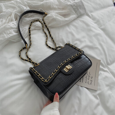 Womens bag 2019 new foreign style small breeze chain shoulder womens bag fashion Joker simple slung bag
Womens bag 2019 new foreign style small breeze chain shoulder womens bag fashion Joker simple slung bag