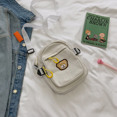 Fashion simple wild Messenger bag 2019 new cute bear canvas bag casual cartoon girl shoulder bag
Fashion simple wild Messenger bag 2019 new cute bear canvas bag casual cartoon girl shoulder bag