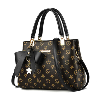 Baitao womens bag in summer fashion inclined handbag middle-aged mother bag single shoulder bag big bag
Baitao womens bag in summer fashion inclined handbag middle-aged mother bag single shoulder bag big bag