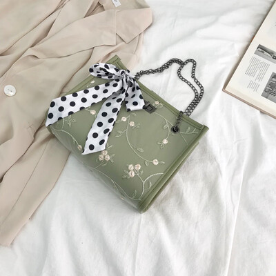 Fashion wild bow shoulder bag female Sen chain messenger bag 2019 new simple embroidery small square bag
Fashion wild bow shoulder bag female Sen chain messenger bag 2019 new simple embroidery small square bag