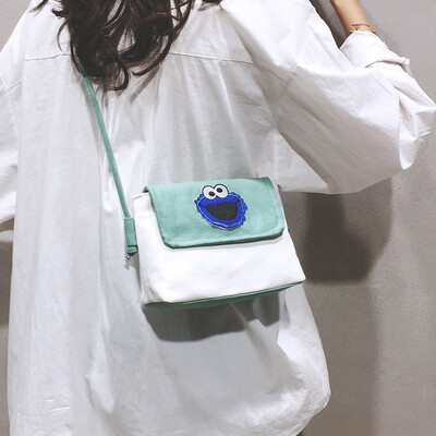 Summer ins super fire cartoon cute canvas bag female Korean version of the wild single shoulder slung fashion casual small square bag
Summer ins super fire cartoon cute canvas bag female Korean version of the wild single shoulder slung fashion casual small square bag