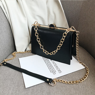 Foreign air small bag female 2019 new wave Korean version of the casual retro temperament wild chain shoulder slung small square bag
Foreign air small bag female 2019 new wave Korean version of the casual retro temperament wild chain shoulder slung small square bag