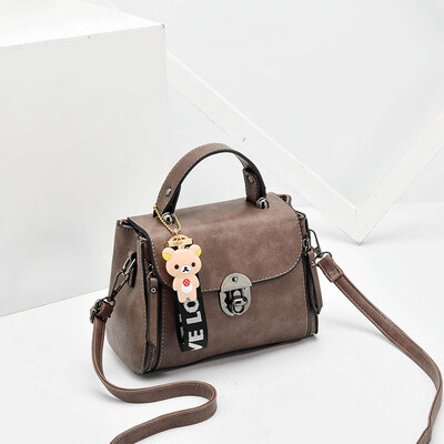 Bag women2018 retro Korean single-shoulder mini simple hand-held fairy messenger bag
Bag women2018 retro Korean single-shoulder mini simple hand-held fairy messenger bag
