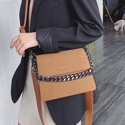New small square bag female 2019 new wave fashion retro matte Korean version of the wild Messenger bag ins super fire package
New small square bag female 2019 new wave fashion retro matte Korean version of the wild Messenger bag ins super fire package
