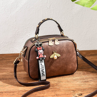 Up-to-date Female Trendy Korean Version Fashionable One-shoulder Slant Handbag with Simple Individual Womens Bag
Up-to-date Female Trendy Korean Version Fashionable One-shoulder Slant Handbag with Simple Individual Womens Bag