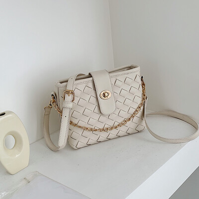 Net red bag high-grade woven womens bag new 2019 Korean version of Joker shoulder Messenger bag chain bucket bag
Net red bag high-grade woven womens bag new 2019 Korean version of Joker shoulder Messenger bag chain bucket bag