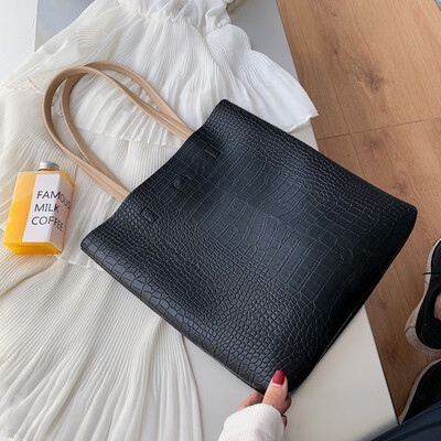 2019 the new womens bag the Korean version of the Korean version is simple large capacity womans handbag single shoulder ba
2019 the new womens bag the Korean version of the Korean version is simple large capacity womans handbag single shoulder ba