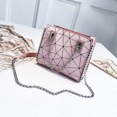 In summer the new fairy bag girl 2019 new fashion ins overfire chain slanted bag Korean version of the small fresh
In summer the new fairy bag girl 2019 new fashion ins overfire chain slanted bag Korean version of the small fresh
