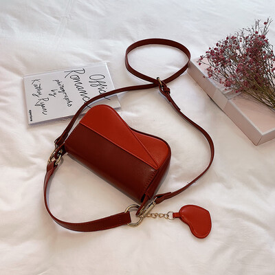 2019 new fashion casual portable bag personality Joker Japanese&Korean girls on the new shoulder bag heart messenger bag
2019 new fashion casual portable bag personality Joker Japanese&Korean girls on the new shoulder bag heart messenger bag