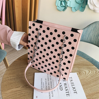 Summer small bag female 2019 new fashion wave point bag female shoulder bag ins super fire Korean version of the chain Messenger bag
Summer small bag female 2019 new fashion wave point bag female shoulder bag ins super fire Korean version of the chain Messenger bag