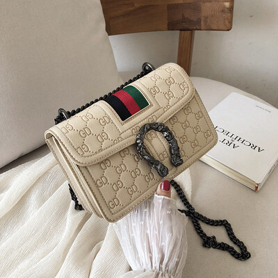 Qiao Bani 2019 new European&American style fashion ribbon PU indentation hit color wine god bag slant diagonal cross trend handbags
Qiao Bani 2019 new European&American style fashion ribbon PU indentation hit color wine god bag slant diagonal cross trend handbags