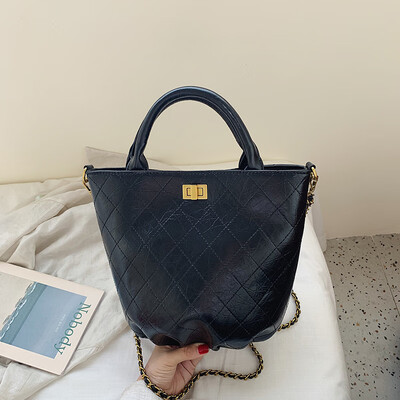 Qiao Bani 2019 new European&American style fashion simple embroidery line chain bucket bag hand strap shoulder diagonal tide handbag
Qiao Bani 2019 new European&American style fashion simple embroidery line chain bucket bag hand strap shoulder diagonal tide handbag