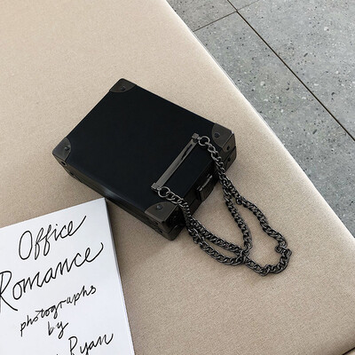 Summer ins super fire box bag female 2019 new Korean version of the wild single shoulder slung fashion chain small square bag 
Summer ins super fire box bag female 2019 new Korean version of the wild single shoulder slung fashion chain small square bag