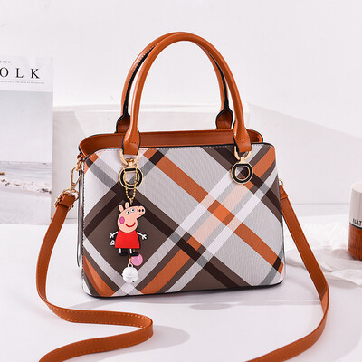 Womens bag 2019 Europe&the United States new ladies big bag large capacity elegant Messenger shoulder bag handbag
Womens bag 2019 Europe&the United States new ladies big bag large capacity elegant Messenger shoulder bag handbag