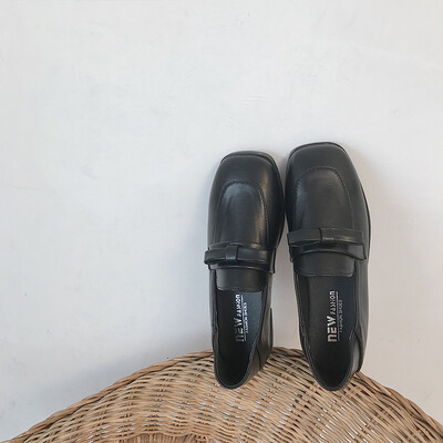 Ins retro chic small leather shoes female students a pedal Korean Joker bow English wind shoes 2019 spring 
Ins retro chic small leather shoes female students a pedal Korean Joker bow English wind shoes 2019 spring