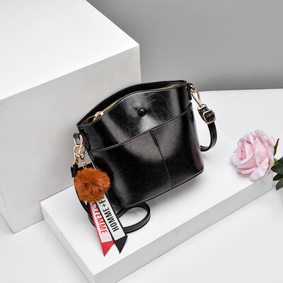 Spring ladies bag new tide simple Korean fashion ladies bag Joker texture shoulder Messenger bag
Spring ladies bag new tide simple Korean fashion ladies bag Joker texture shoulder Messenger bag