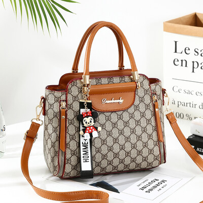 Summer on the new bag womens bag tide Korean shoulder bag messenger bag fashion ladies Joker handbag
Summer on the new bag womens bag tide Korean shoulder bag messenger bag fashion ladies Joker handbag