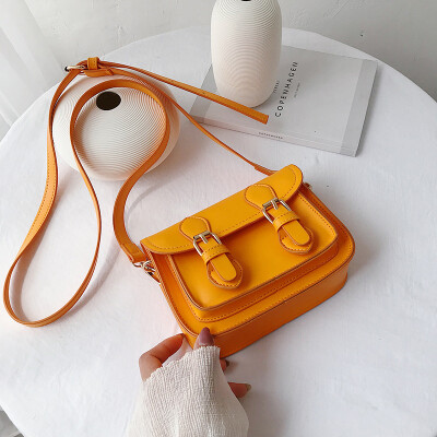Qiao Bani 2019 new European&American style fashion simple solid color street shooting wild Cambridge bag shoulder diagonal tide handbag
Qiao Bani 2019 new European&American style fashion simple solid color street shooting wild Cambridge bag shoulder diagonal tide handbag