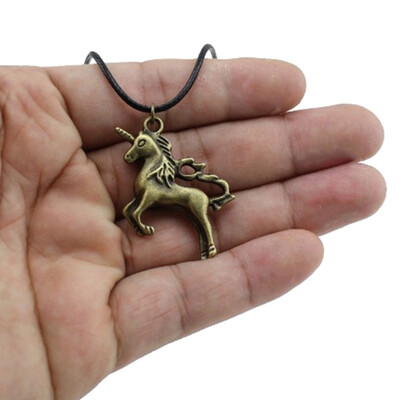 Vintage Unicorn Necklace Alloy Silver Bronze Unicorn Clavicle Chain Pendant Necklace Perfect Gift for Girls or Boys
Vintage Unicorn Necklace Alloy Silver Bronze Unicorn Clavicle Chain Pendant Necklace Perfect Gift for Girls or Boys