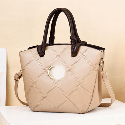 2019 summer new European&American big bag handbag simple handbag diagonal bag fresh fashion handbag
2019 summer new European&American big bag handbag simple handbag diagonal bag fresh fashion handbag