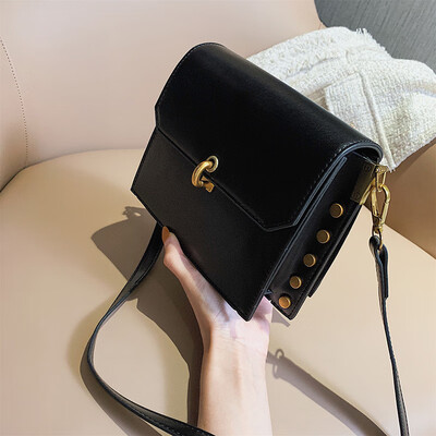 Qiao Bani 2019 new Korean chic fashion retro style simple contrast color flip bag shoulder diagonal cross tide handbag
Qiao Bani 2019 new Korean chic fashion retro style simple contrast color flip bag shoulder diagonal cross tide handbag