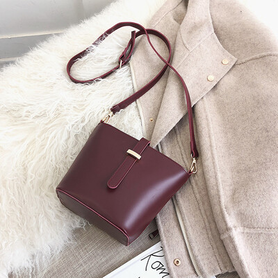 Qiao Bani 2019 new South Korea ins fashion simple solid color pumping bucket bag shoulder diagonal trend handbags
Qiao Bani 2019 new South Korea ins fashion simple solid color pumping bucket bag shoulder diagonal trend handbags