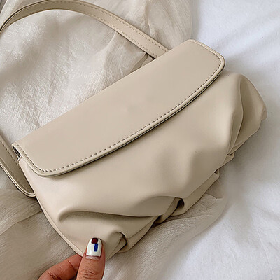 Female 2019 spring&summer new fashion bag Korean version 100 simple small black bag woman slanted net red feeling bag
Female 2019 spring&summer new fashion bag Korean version 100 simple small black bag woman slanted net red feeling bag