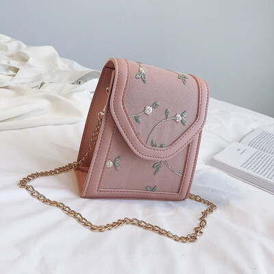 Summer new lace embroidered chain bag female 2019 new Korean version of the wild single shoulder slung fashion small square bag
Summer new lace embroidered chain bag female 2019 new Korean version of the wild single shoulder slung fashion small square bag