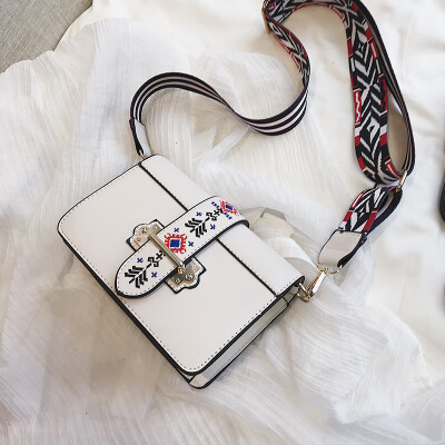 Advanced sense bag foreign air female bag new 2019 texture Messenger bag female wild ins fashion embroidery small square bag
Advanced sense bag foreign air female bag new 2019 texture Messenger bag female wild ins fashion embroidery small square bag