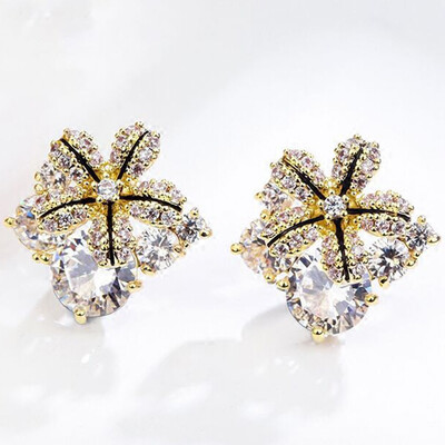 1 Pair Two-Tone Gold-Plated Zircon Inlaid Stud Square Flower Earrings Wedding Jewelry For Women
1 Pair Two-Tone Gold-Plated Zircon Inlaid Stud Square Flower Earrings Wedding Jewelry For Women