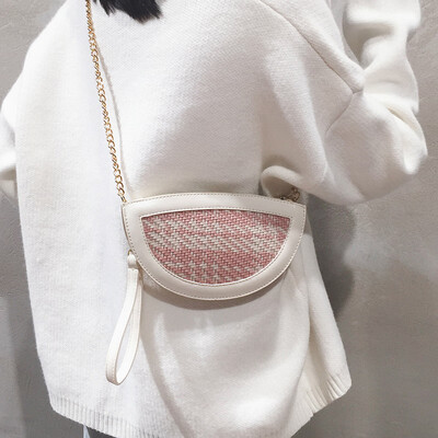 Korean version of the bag female bag new 2019 foreign gas network red woven saddle bag personality wild casual shoulder Messenger bag
Korean version of the bag female bag new 2019 foreign gas network red woven saddle bag personality wild casual shoulder Messenger bag