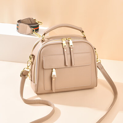 In summer the new bag is popular with women Korean fashion wild ins shoulder messenger bag portable small square bag
In summer the new bag is popular with women Korean fashion wild ins shoulder messenger bag portable small square bag