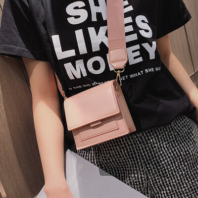 Net red small black bag on the new small bag female bag new 2019 wild ins mini crossbody bag French small crowd bag
Net red small black bag on the new small bag female bag new 2019 wild ins mini crossbody bag French small crowd bag